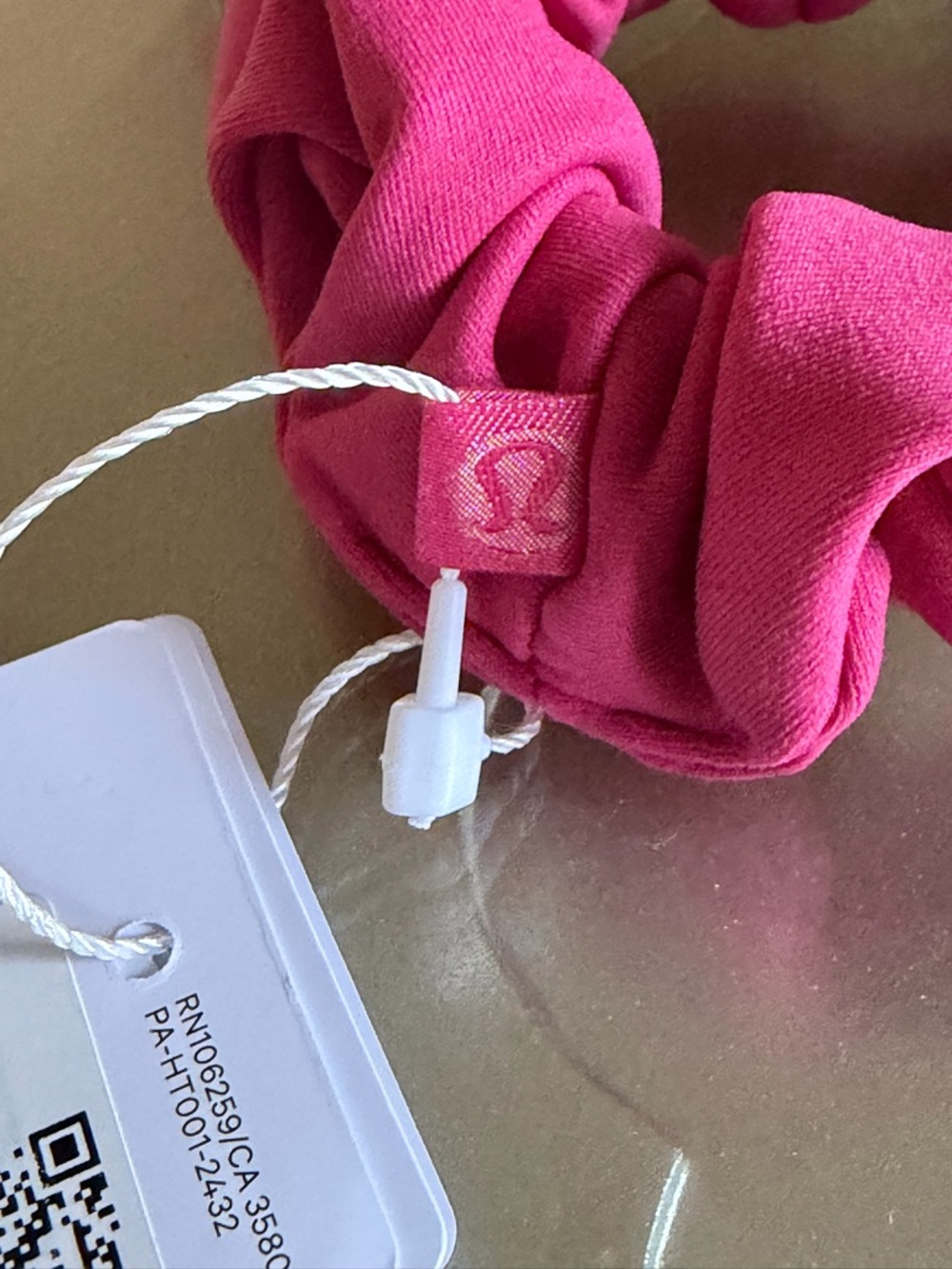 LULULEMON Uplifting Scrunchie Bow NWT - Pink Raspberry Coulis - Picture 5 of 13